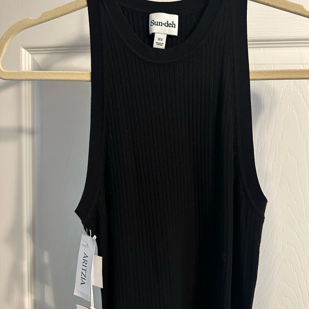 NEW WITH TAG, NEVER USED - Aritzia black midi dress ( size XS )
